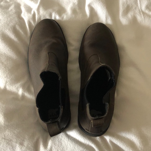 Sorel Madison Chelsea Boots- Size 12 *Never worn* - Picture 1 of 5